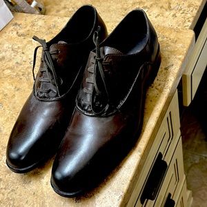 Donald Pliner brown dress shoes